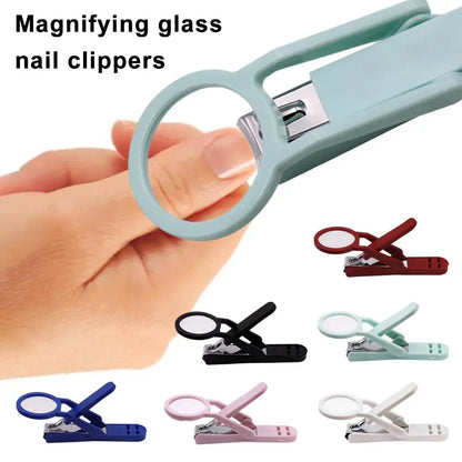 Nagelknipser mit Vergrößerungsglas