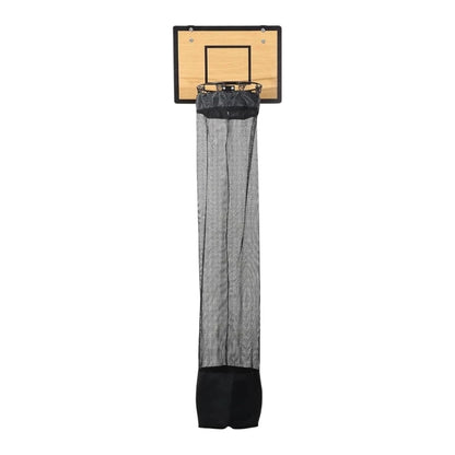 Basketball-Wäschekorb über der Tür