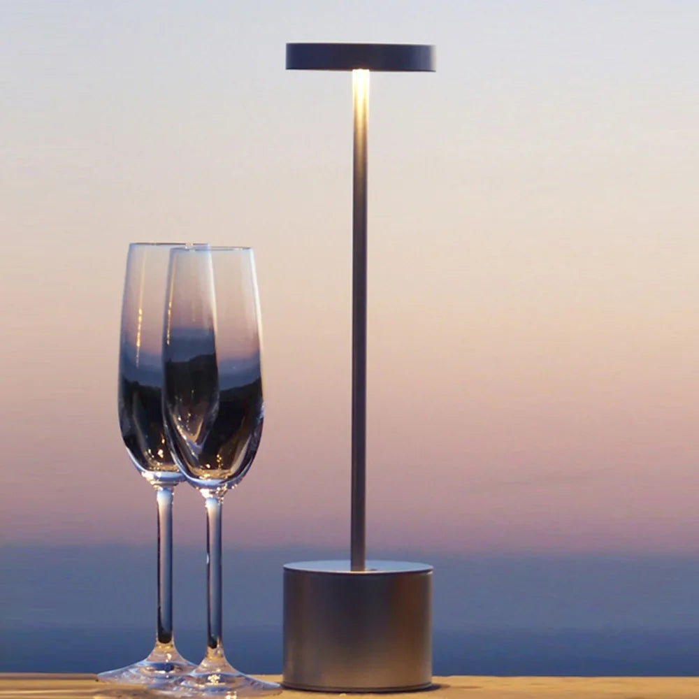 Kabellose LED-Tischlampe mit Touch-Dimmer