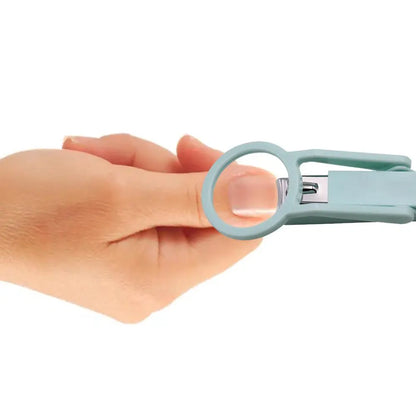 Nagelknipser mit Vergrößerungsglas