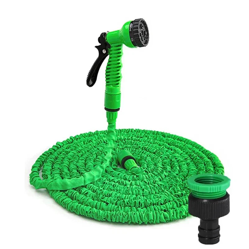 Flexibler Gartenschlauch mit Sprühpistole